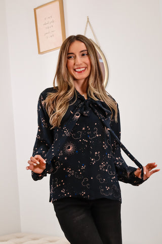 blouse, navy blouse, fall tops, fall outfit, fall outfit inspo, blouse outfits, printed blouse