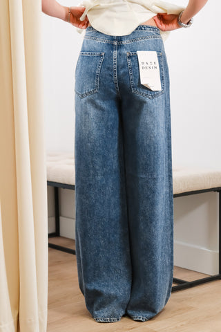 Daze Denim- jeans with draw string down the front, casual medium wash jeans, comfortable fall jeans