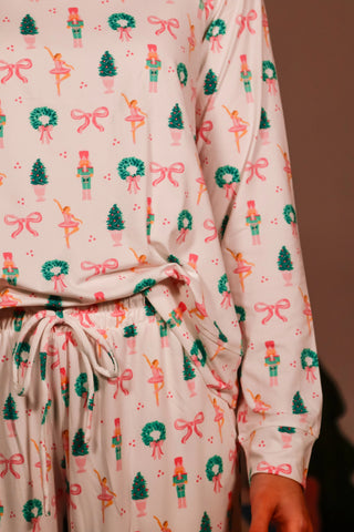 christmas pajama set, holiday pajama set, white pajama set, white and pink pajama set, bow pajama set, white and green pajama set, holiday gift ideas, birthday gift ideas