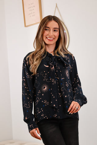 blouse, navy blouse, fall tops, fall outfit, fall outfit inspo, blouse outfits, printed blouse