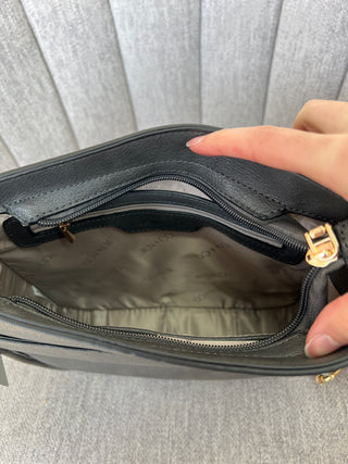 Dark grey purse, box shaped purse, cute everyday bag, everyday bag, bag with gold detailing, bag with zipper