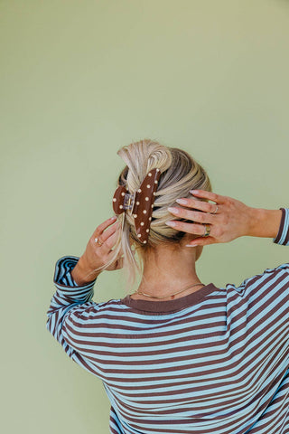 POLKA DOT & STRIPED OVERSIZED CLAWS: BROWN AND BLUE STRIPED