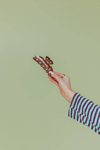 POLKA DOT & STRIPED OVERSIZED CLAWS: BROWN AND CREAM STRIPED