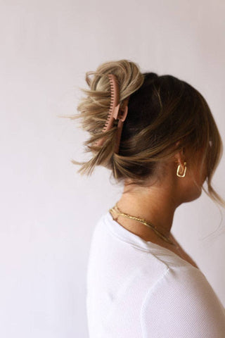 claw clips, cute claw clips, thin claw clips, claw clips for driving, basic claw clips, claw clips for thin hair, claw clips for thick hair, kaxi claw clips, kaxi claw clip