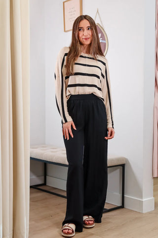Stripped sweater, Tan and black sweater, comfortable work outfits, cute and classy for inspo, relax summer night outfit inspo, tan sweater, black sweater, Trending sweater, trendy outfit