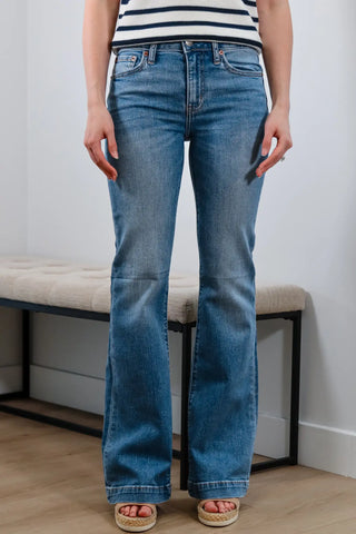 Jeans, Medium Wash Jeans, summer jeans, Flared Jeans, Summer jeans outfit Inspo, Trending Jeans, Popular Jeans, Daze Denim 
