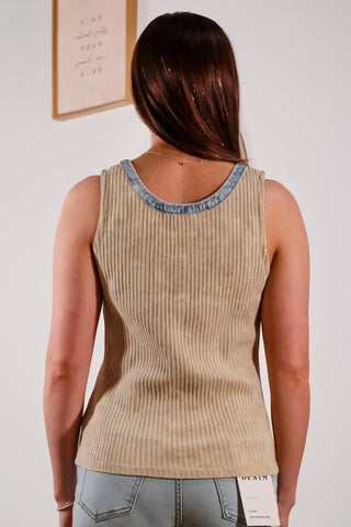 Beige top, beige tank top, denim trim top, denim detail tops, summer top, top with buttons, outfit inspo - 3