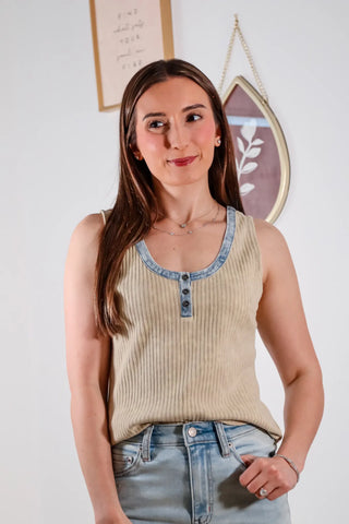 Beige top, beige tank top, denim trim top, denim detail tops, summer top, top with buttons, outfit inspo 