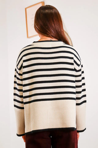 stripped sweater, long stripped sweater, cute fall sweaters, stripped sweater outfit inspo, black and white stripped sweater, crewneck sweater, stripped crewneck sweater