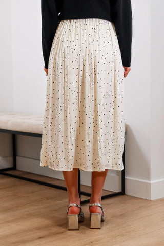polka dot skirt, cute polka dot skirt, midi skirt, midi polka dot skirt, pleated skirt, pleated polka dot skirt, pleated skirt outfit inspo, polka dot skirt outfit inspo, pleated polka dot skirt outfit inspo