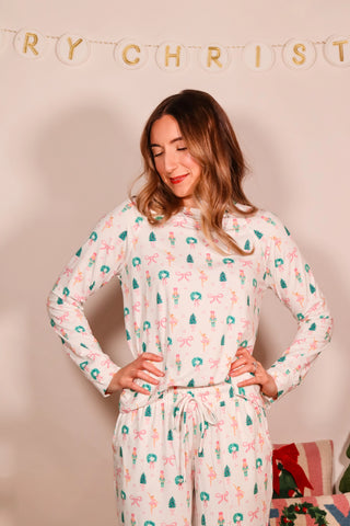 christmas pajama set, holiday pajama set, white pajama set, white and pink pajama set, bow pajama set, white and green pajama set, holiday gift ideas, birthday gift ideas