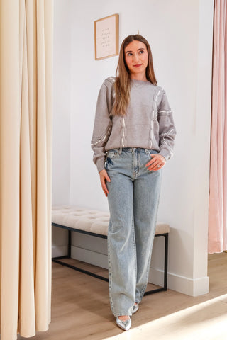 grey sweater, gray sweater, cable knit sweater, grey cable knit sweater, gray cable knit sweater, fall sweaters, winter sweaters, cute sweater, cute grey sweater, cute gray sweater, fall outfit inspo, cute fall outfit inspo, work outfit inspo