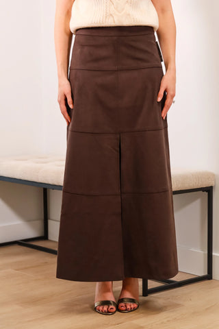 maxi skirt, brown maxi skirt, midi  skirt, brown midi skirt, skirt with slit in the middle, brown skirt with slit in the middle, midi skirt with slit in the middle, maxi skirt with slit in the middle, mid rise skirt, mid rise maxi skirt, mid rise midi skirt, brown mid rise skirt, brown mid rise maxi skirt, brown mid rise midi skirt, holiday outfit inspo, thanksgiving outfit inspo, brown skirt inspo, cute brown skirt, skirts for the holidays