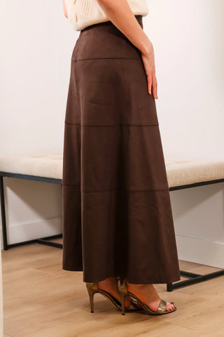 maxi skirt, brown maxi skirt, midi  skirt, brown midi skirt, skirt with slit in the middle, brown skirt with slit in the middle, midi skirt with slit in the middle, maxi skirt with slit in the middle, mid rise skirt, mid rise maxi skirt, mid rise midi skirt, brown mid rise skirt, brown mid rise maxi skirt, brown mid rise midi skirt, holiday outfit inspo, thanksgiving outfit inspo, brown skirt inspo, cute brown skirt, skirts for the holidays
