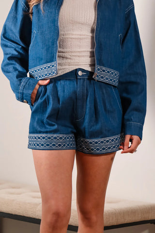 Easy Going - Embroidered Shorts