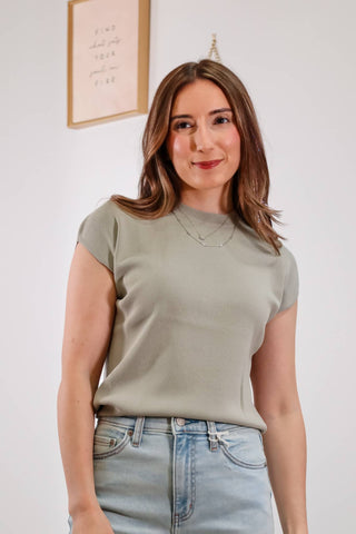 Summer Top, Summer outfit inspo, casual top, cute and casual summer top, outfit inspo, muscle top, green top, green short sleeve top, summer short sleeve top.