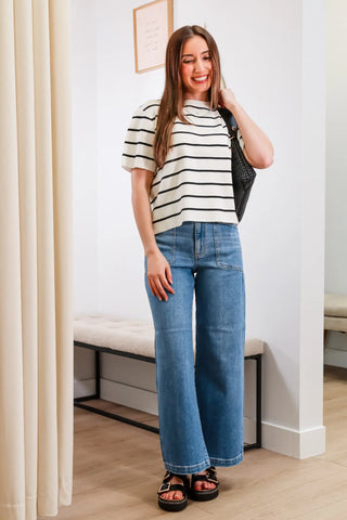 Classic stripped tee, T-shirt, Casual summer fit, Spring fit inspo, Fit inspo, basic but cute tees, stripped tees, perfect summer fit, outfits for shopping, summer fit inspo