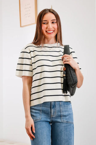 Classic stripped tee, T-shirt, Casual summer fit, Spring fit inspo, Fit inspo, basic but cute tees, stripped tees, perfect summer fit, outfits for shopping, summer fit inspo