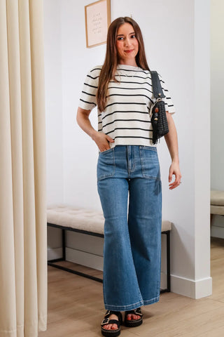 Classic stripped tee, T-shirt, Casual summer fit, Spring fit inspo, Fit inspo, basic but cute tees, stripped tees, perfect summer fit, outfits for shopping, summer fit inspo