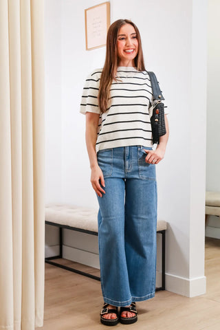 Classic stripped tee, T-shirt, Casual summer fit, Spring fit inspo, Fit inspo, basic but cute tees, stripped tees, perfect summer fit, outfits for shopping, summer fit inspo