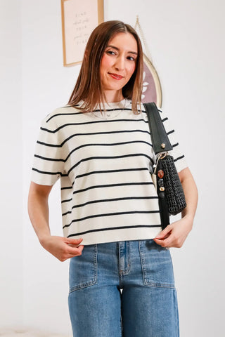 Classic stripped tee, T-shirt, Casual summer fit, Spring fit inspo, Fit inspo, basic but cute tees, stripped tees, perfect summer fit, outfits for shopping, summer fit inspo