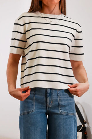 Classic stripped tee, T-shirt, Casual summer fit, Spring fit inspo, Fit inspo, basic but cute tees, stripped tees, perfect summer fit, outfits for shopping, summer fit inspo