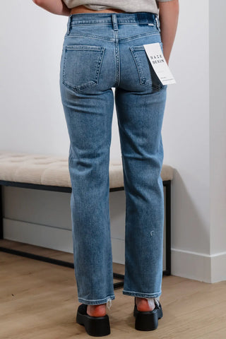 Summer jeans, comfortable jeans, medium wash jeans for summer, Summer outfit Inspo, Everyday Jeans, Form Fitting Jeans, Popular Jeans, Trending jeans