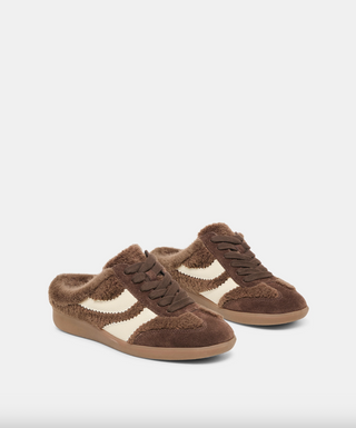 Merit slide plush, fuzzy sneakers, slip on sneakers, brown sneakers, cute sneakers, dolce vita slides, cute fall shoes, brown shoes, brown slip on shoes, brown slides, dolce vita shoes, fall shoes, cute dolce vita shoes, merit slide plush dolce vita, merit slide plush dolce vita shoes near me