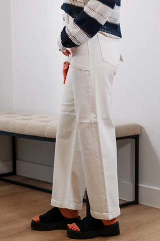 White summer jeans, White jeans, Aesthetic white jeans, summer jeans, jeans outfit inspo, off white jeans