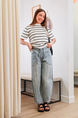 Perfect jeans, Jean outfit inspo, Comfortable jeans, Non basic jeans, Basic jeans, Light wash jeans, Summer jeans, Summer outfit inspo, must have items, trending jeans, trending clothing.