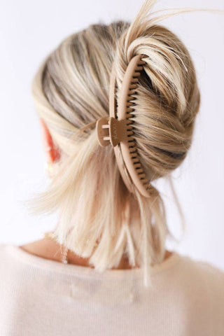 claw clips, cute claw clips, thin claw clips, claw clips for driving, basic claw clips, claw clips for thin hair, claw clips for thick hair, kaxi claw clips, kaxi claw clip