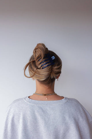 KAXI WIDE LAY DOWN CLAW: SHINY CREAM